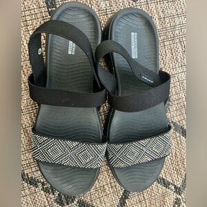 Skechers Goga Mat Sandals, size 10, Like New